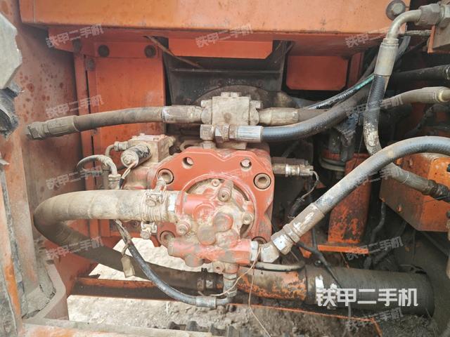 液壓泵斜45?左（大件艙室）