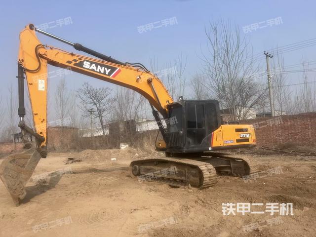駕駛室整體(整機(jī)外觀) 駕駛室整體(整機(jī)外觀)