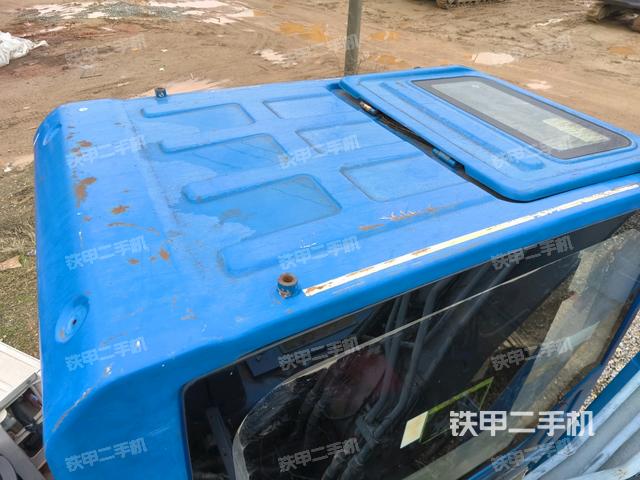 駕駛室頂部（整機(jī)外觀）