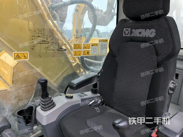 座椅右側(cè)控制臺/鑰匙門/油門/含右手柄(駕駛室部分) 座椅右側(cè)控制臺/鑰匙門/油門/含右手柄(駕駛室部分)
