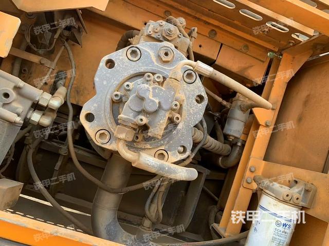 液壓泵艙室正面整體（整機(jī)外觀）