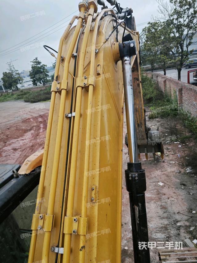 大臂背部俯視（工作和回轉(zhuǎn)裝置）