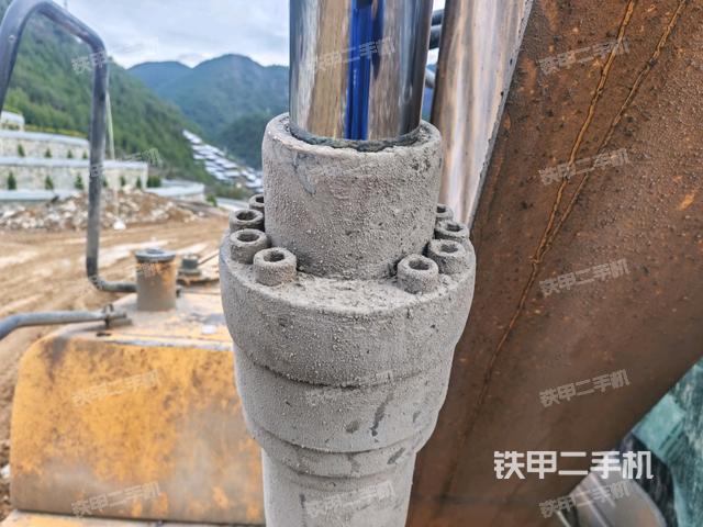 鏟斗右后整體(工作和回轉裝置) 鏟斗右后整體(工作和回轉裝置)