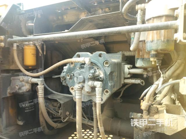 液壓泵艙室正面整體(整機(jī)外觀) 液壓泵艙室正面整體(整機(jī)外觀)