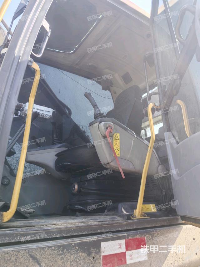 駕駛室整體（整機(jī)外觀）