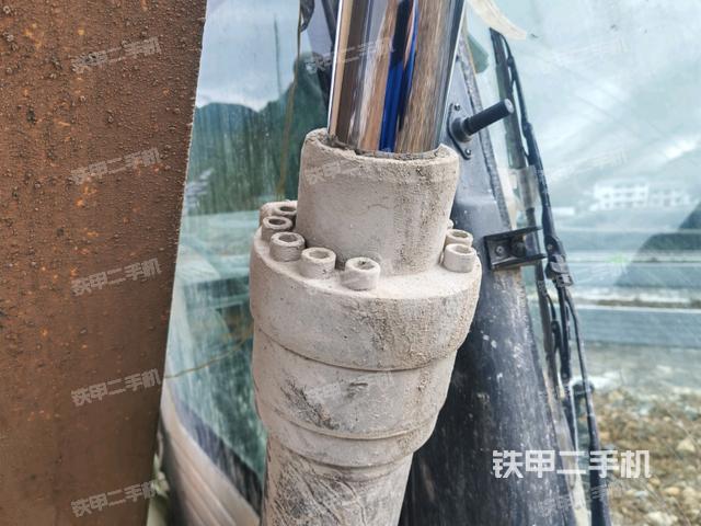 小臂整體右前(工作和回轉裝置) 小臂整體右前(工作和回轉裝置)