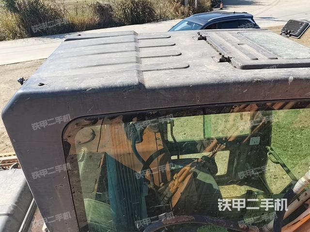 駕駛室頂部（整機(jī)外觀）