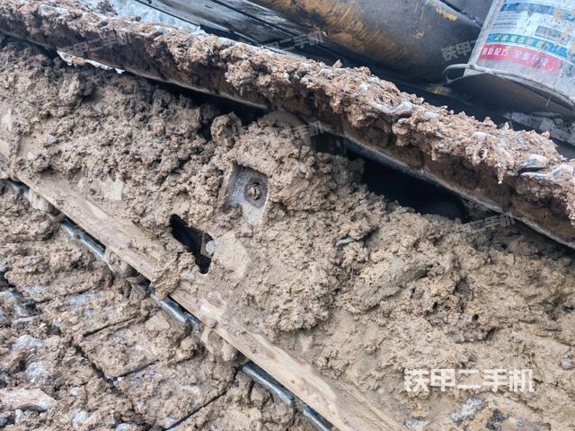 右驅(qū)動輪（行走機(jī)構(gòu)）