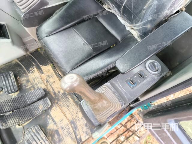 座椅后部(駕駛室部分) 座椅后部(駕駛室部分)