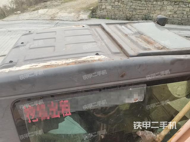 驾驶室顶部（整机外观）