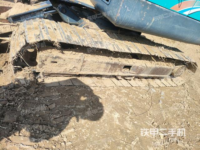 左側(cè)履帶整體?（行走機(jī)構(gòu)）