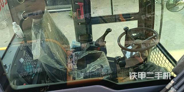 驾驶室整体（整机外观）