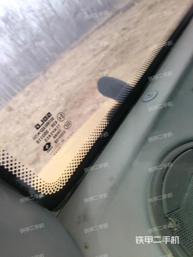 后窗玻璃角標（駕駛室部分）