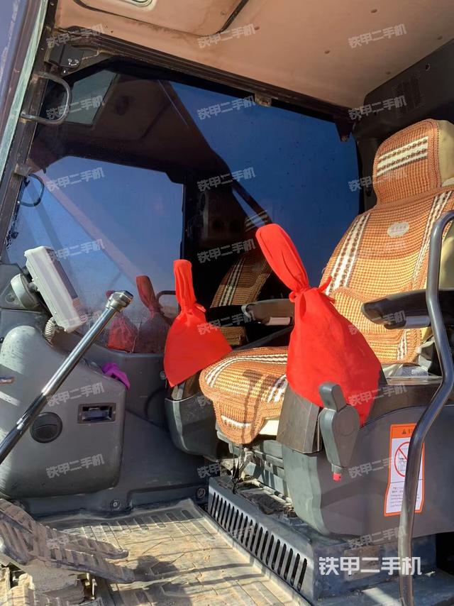 駕駛室整體（整機(jī)外觀）