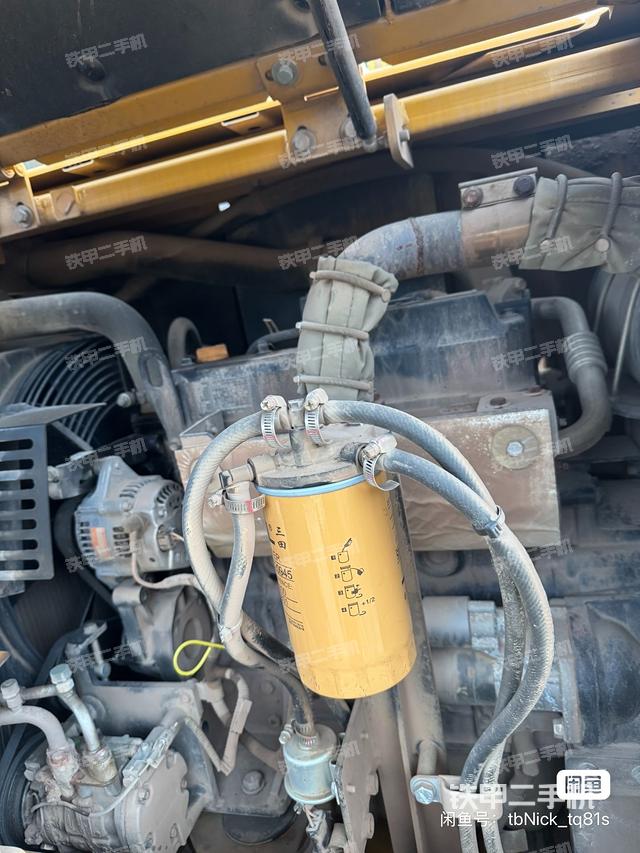 液壓泵艙室正面整體（整機(jī)外觀）