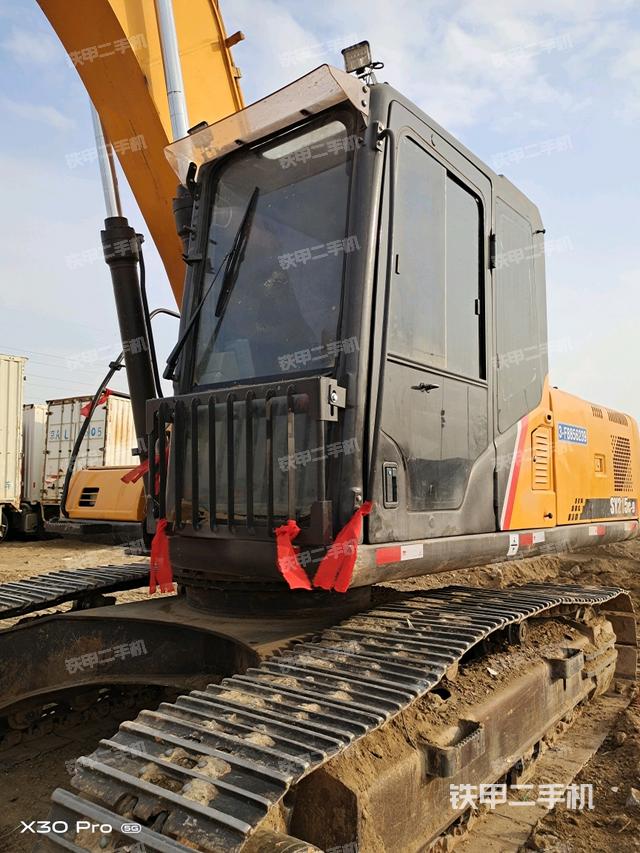 駕駛室整體（整機外觀）