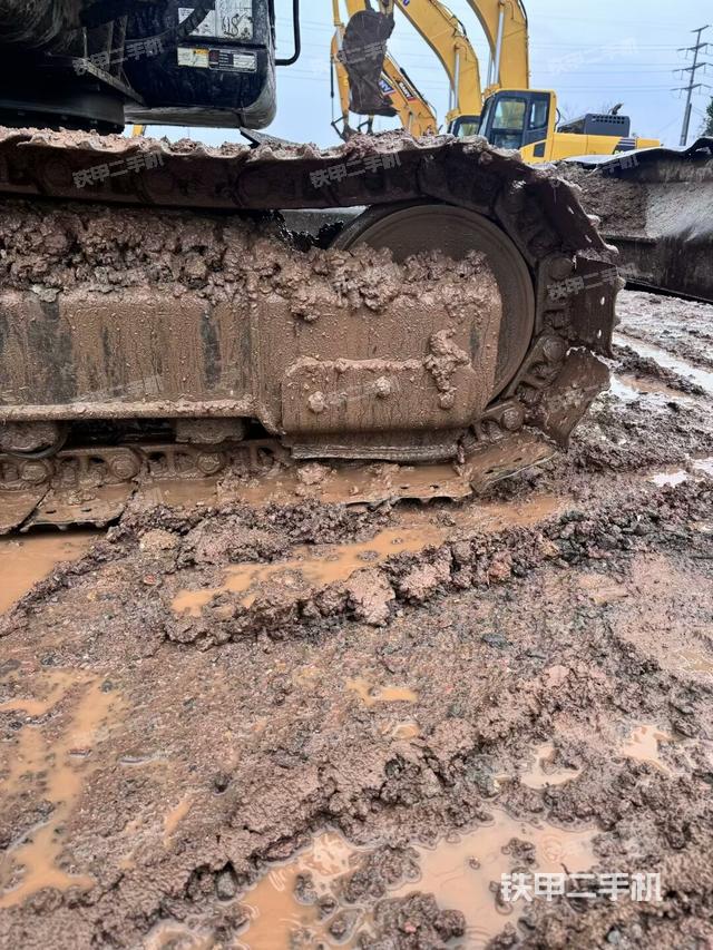 右驅(qū)動(dòng)輪（行走機(jī)構(gòu)）