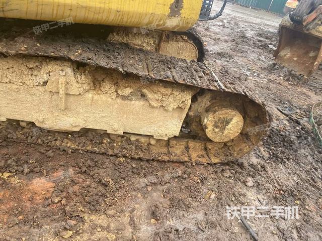 右驅(qū)動輪（行走機構(gòu)）