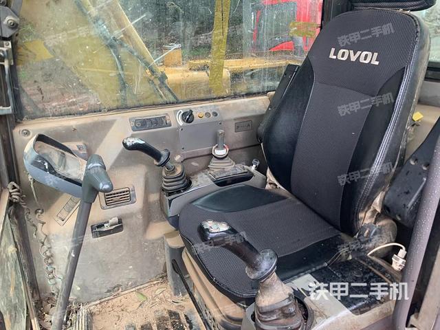 駕駛室整體（整機(jī)外觀）