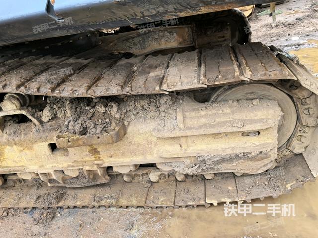 右側(cè)履帶整體(行走機(jī)構(gòu)) 右側(cè)履帶整體(行走機(jī)構(gòu))