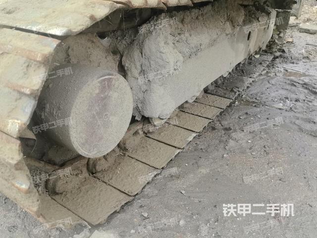 右側(cè)履帶整體?(行走機(jī)構(gòu)) 右側(cè)履帶整體?(行走機(jī)構(gòu))