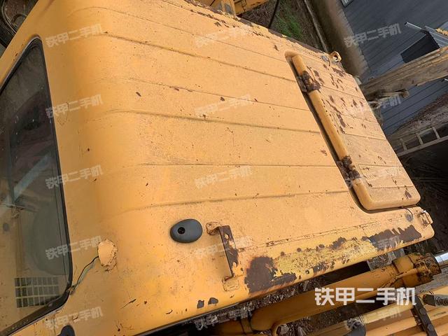 駕駛室頂部（整機外觀）