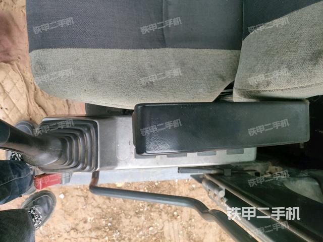 座椅左側(cè)控制臺(tái)/音響/含左手柄（駕駛室部分）