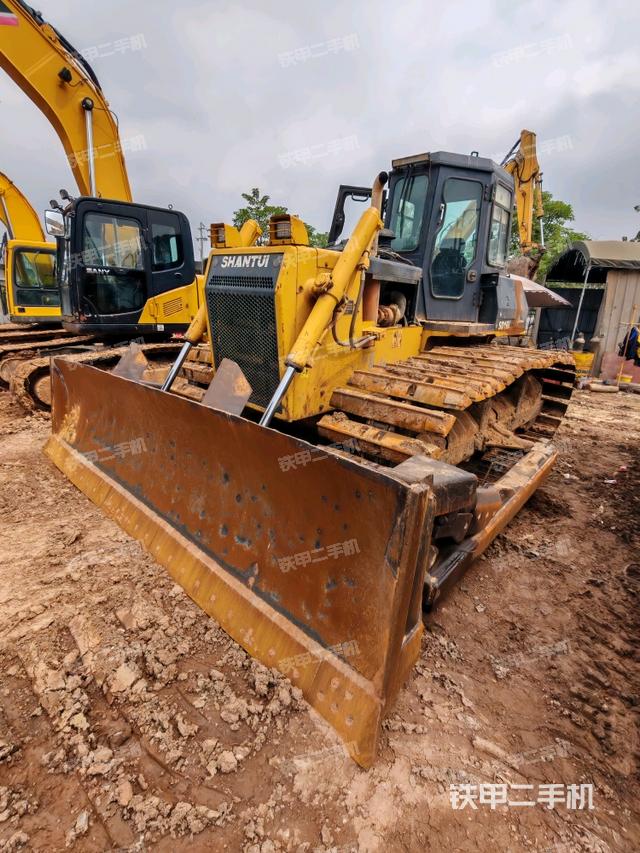 整機(jī)左側(cè)（設(shè)備外觀及核心部件）