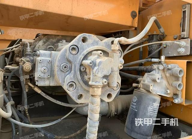 液壓泵艙室正面整體（整機(jī)外觀）