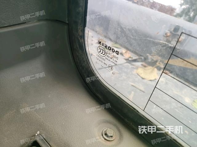 后窗玻璃角標(biāo)（駕駛室部分）