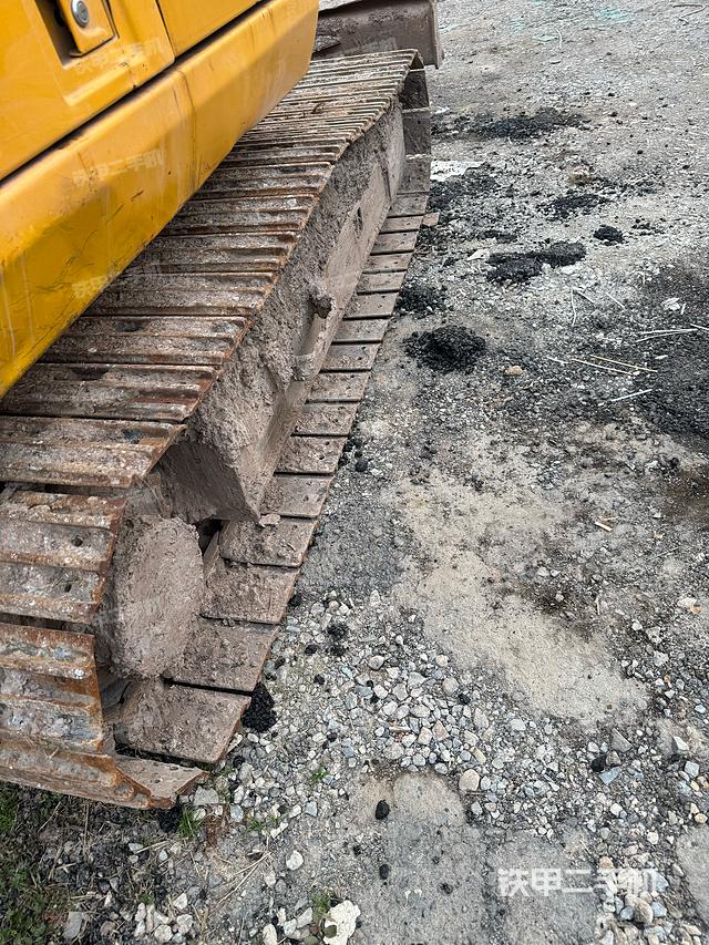 單側(cè)履帶整體（整機(jī)外觀）