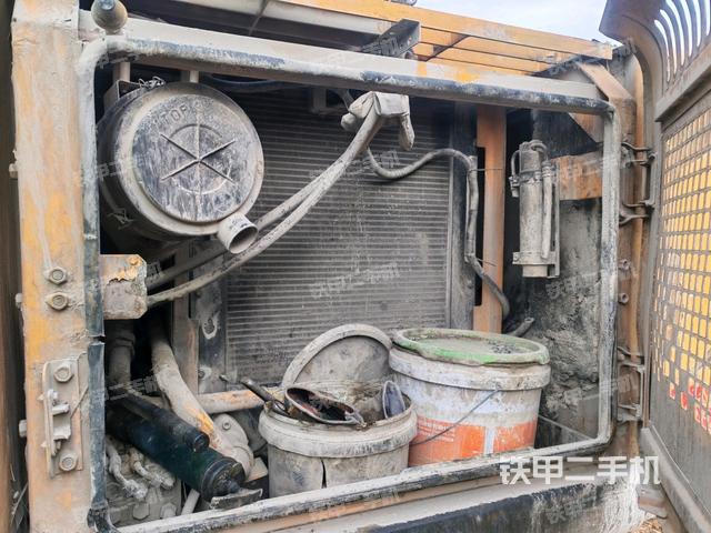 散熱器正面(大件艙室) 散熱器正面(大件艙室)