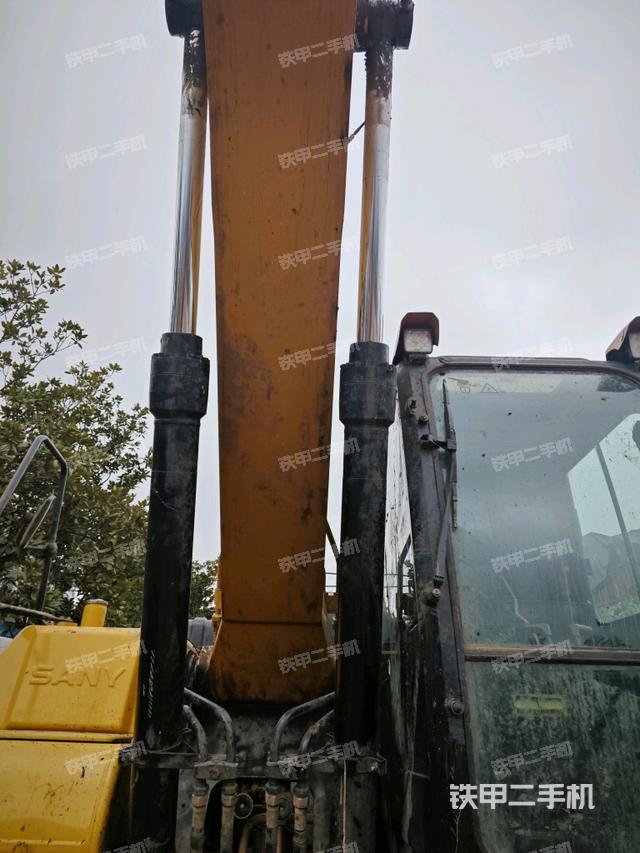 大臂油缸整體?豎拍（工作和回轉(zhuǎn)裝置）