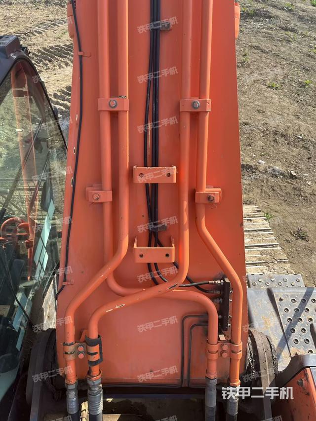 大臂背部俯視（工作和回轉裝置）