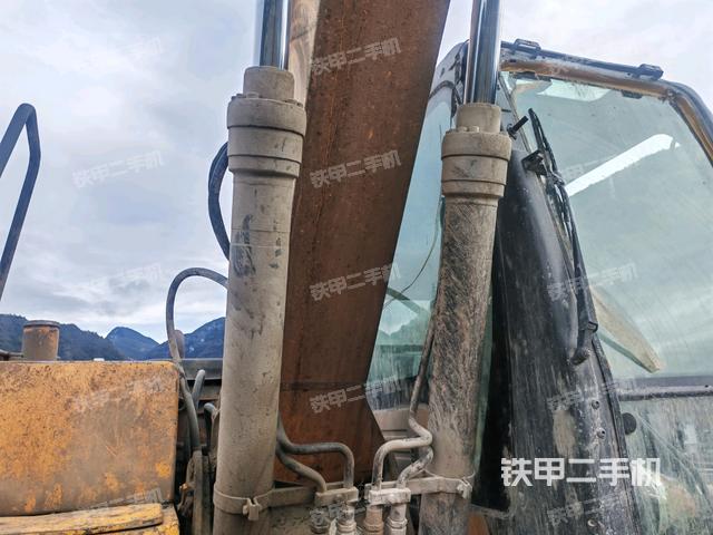 大臂背部俯視(工作和回轉裝置) 大臂背部俯視(工作和回轉裝置)