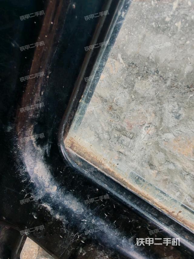 右側(cè)玻璃角標(biāo)（駕駛室部分）