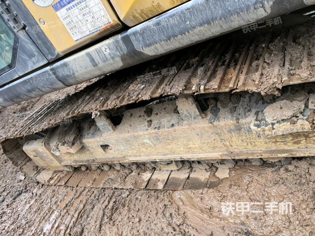 右側(cè)履帶整體(行走機(jī)構(gòu)) 右側(cè)履帶整體(行走機(jī)構(gòu))