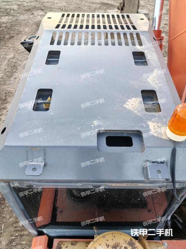 駕駛室頂部（整機(jī)外觀）