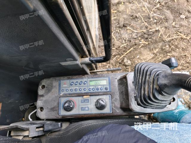 座椅左側(cè)控制臺(tái)/音響/含左手柄（駕駛室部分）