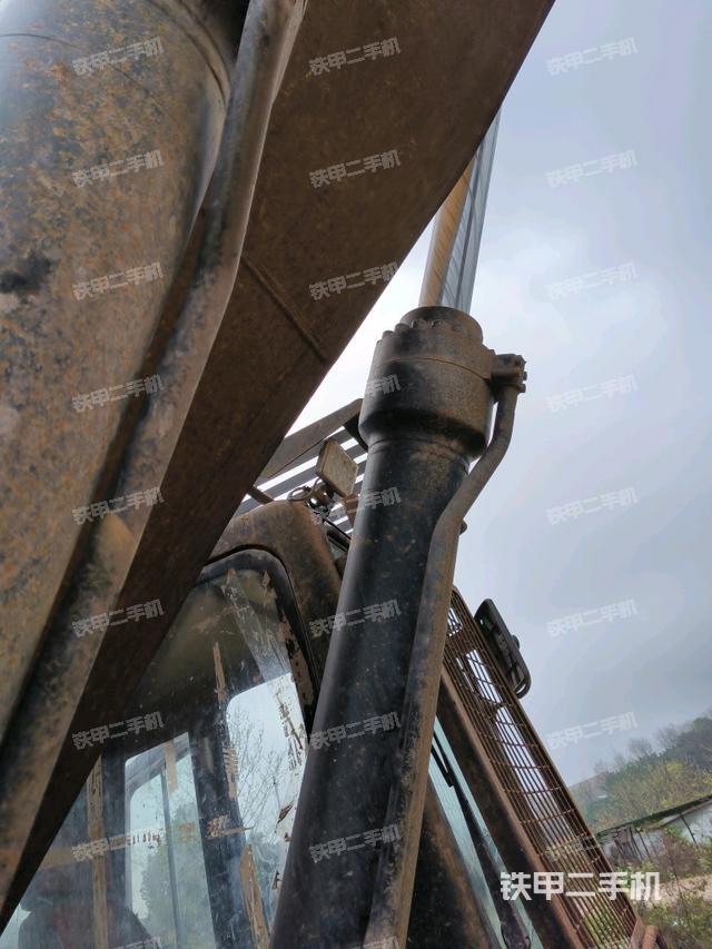 大臂油缸整體?豎拍（工作和回轉(zhuǎn)裝置）