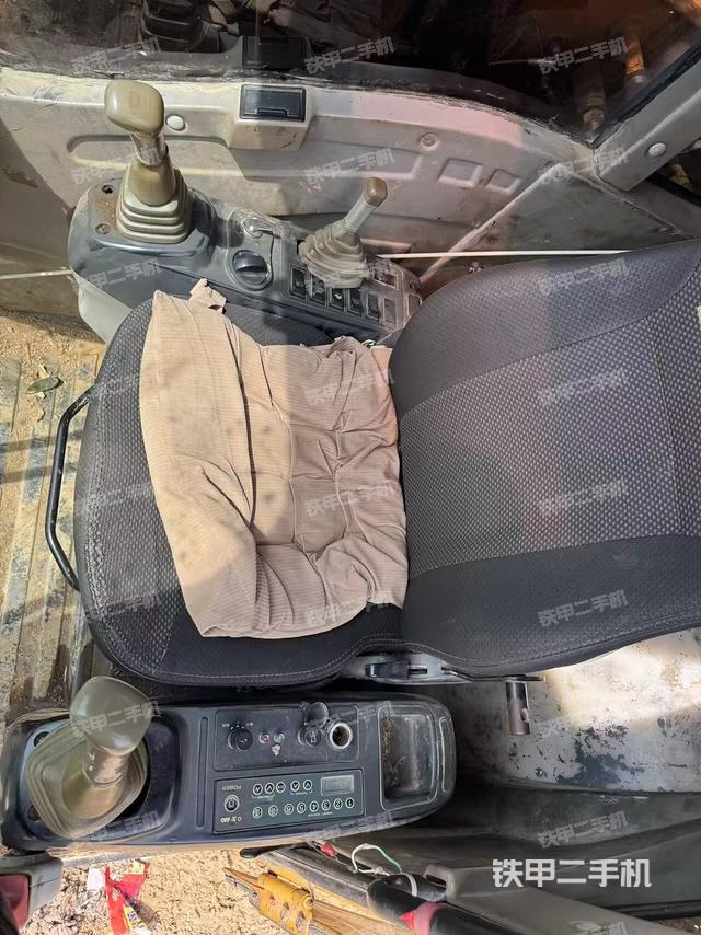 驾驶室整体（整机外观）