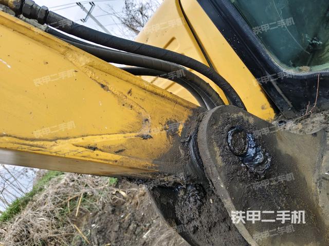 大臂根部?斜（工作和回轉(zhuǎn)裝置）