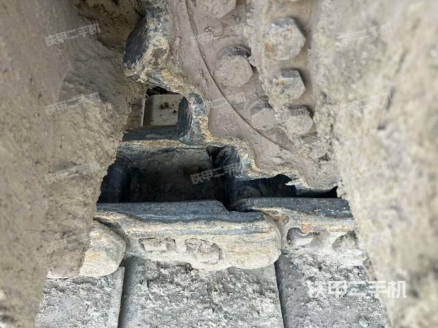 右驅動輪（行走機構）