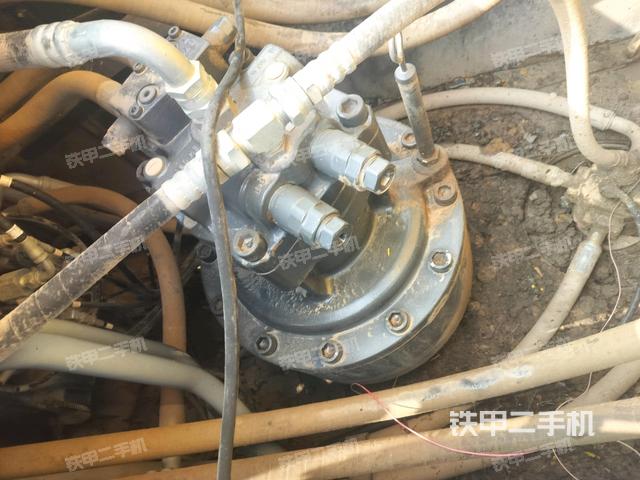 回轉(zhuǎn)馬達(dá)和主控閥(整機(jī)外觀) 回轉(zhuǎn)馬達(dá)和主控閥(整機(jī)外觀)
