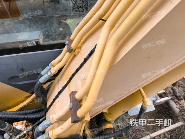 轉(zhuǎn)盤(pán)和下車(chē)架正前(工作和回轉(zhuǎn)裝置) 轉(zhuǎn)盤(pán)和下車(chē)架正前(工作和回轉(zhuǎn)裝置)