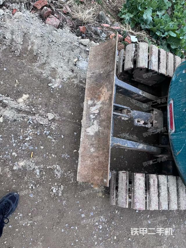 转盘和下车架正前（工作和回转装置）