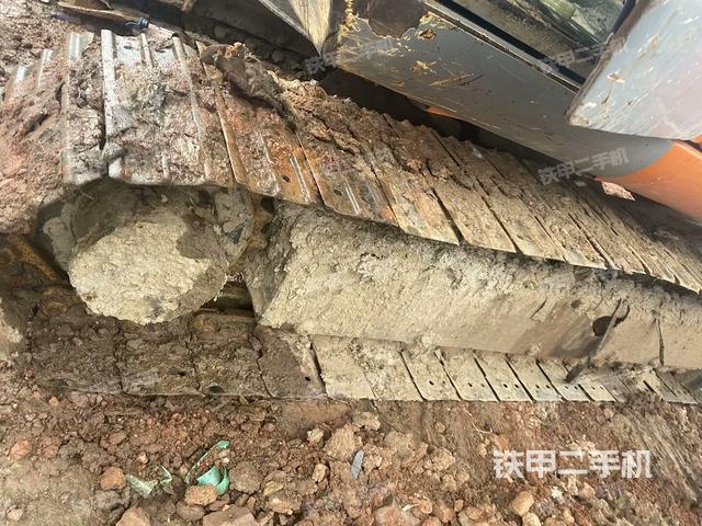 右側(cè)履帶整體?(行走機構(gòu)) 右側(cè)履帶整體?(行走機構(gòu))
