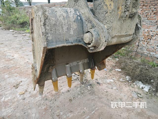 鏟斗右后整體（工作和回轉(zhuǎn)裝置）