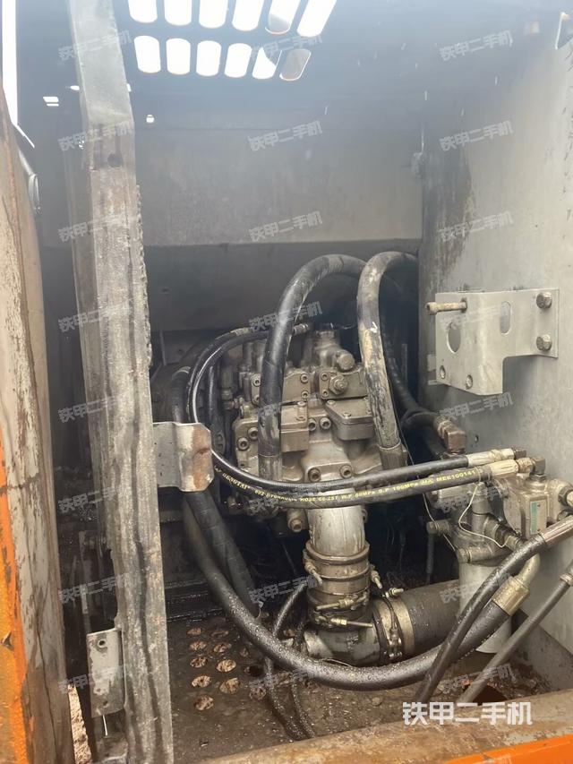 液壓泵室（大件艙室）