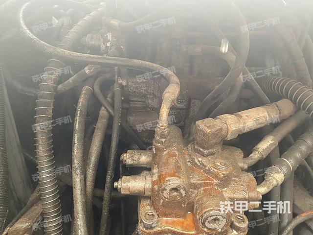 回轉(zhuǎn)馬達(dá)（上車部件）